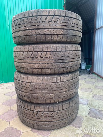 Bridgestone Blizzak VRX 245/45 R18