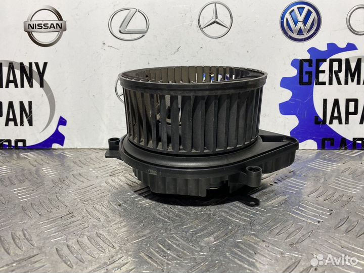 Моторчик Печки Audi A4 B6 B7 8E1820021B