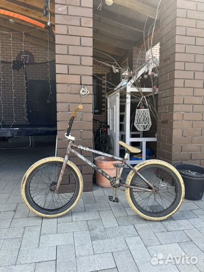 Трюковой велосипед BMX