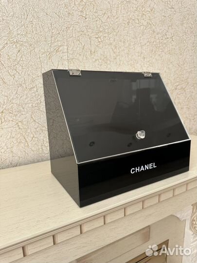 Органайзер Chanel для косметики большого размера