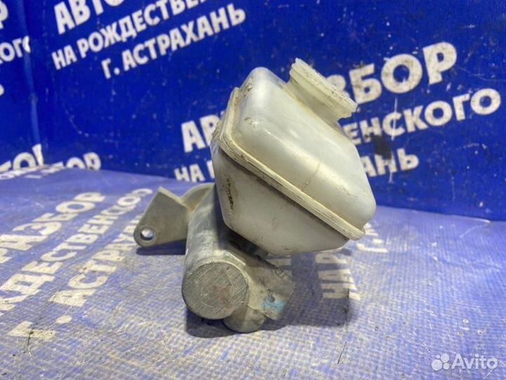 Главный тормозной цилиндр Renault Logan 1 седан