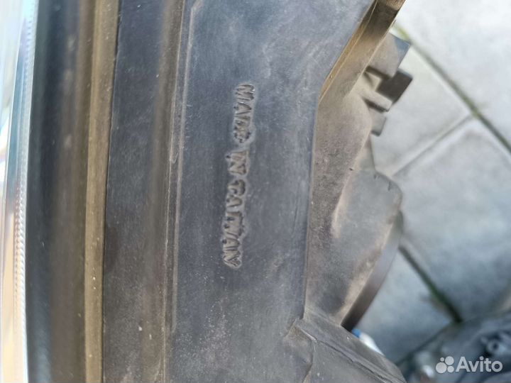 Фары на toyota land cruiser 200 передние