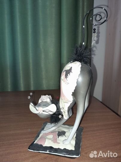 Голландские статуэтки кошки на подушке