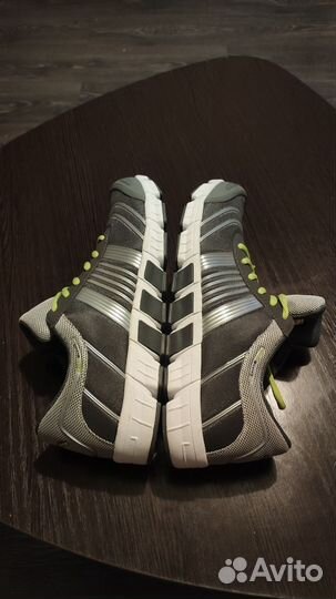 Кроссовки новые