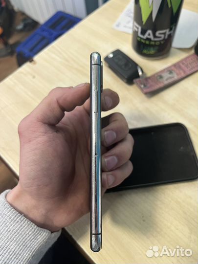 iPhone Xs, 64 ГБ