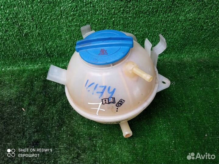 Бачок расширительный Volkswagen Passat (B6) (2005