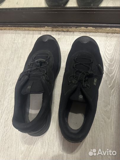 Продам кроссовки