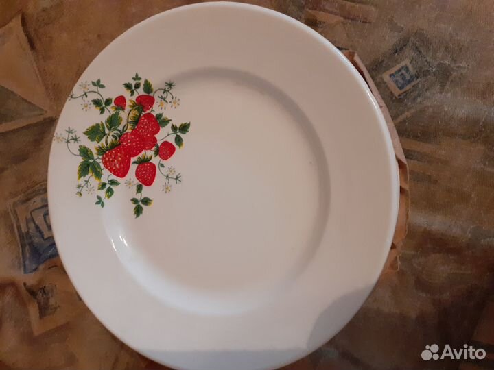 Тарелка мелкая