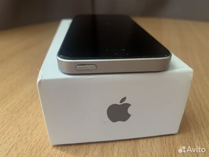 iPhone se space gray 32gb