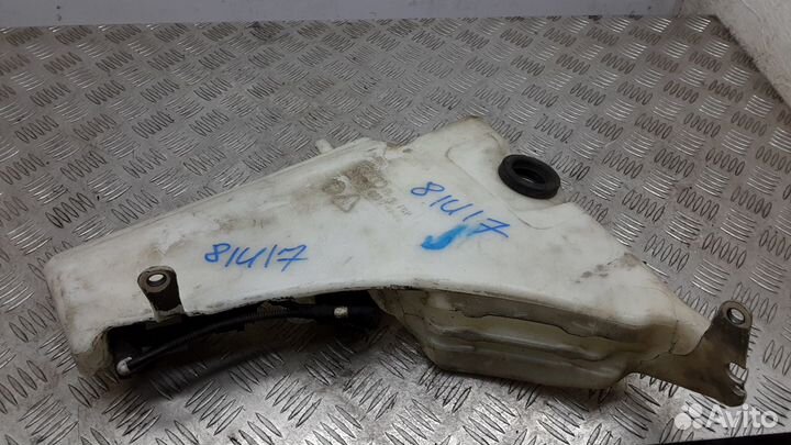 Бачок омывателя на Audi A4 B8