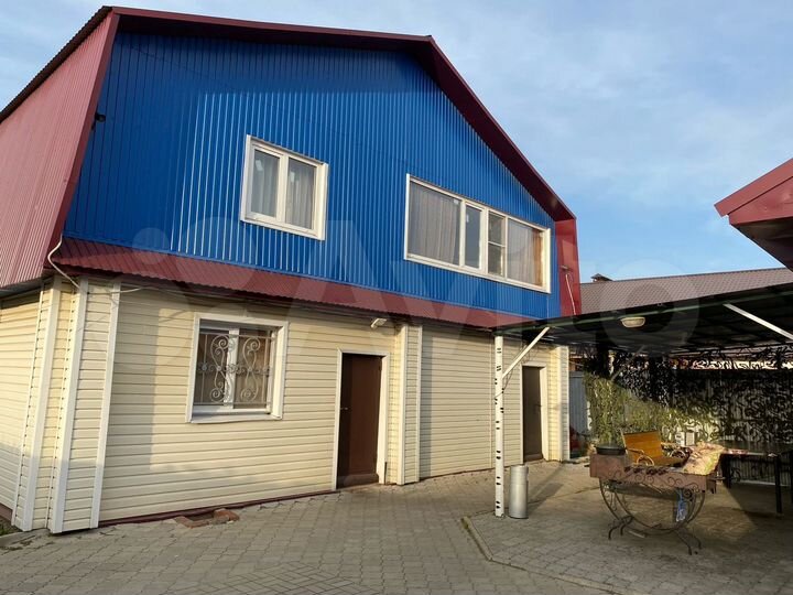 Дом 200 м² на участке 6 сот.