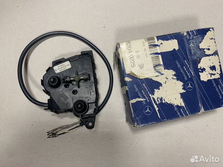 Оригинальная новая мелочевка Mercedes-Benz