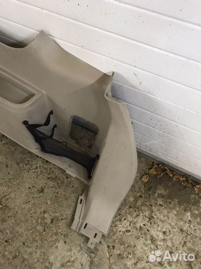 Обшивка багажника KIA Sorento, правая BL