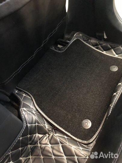 Коврики зд с эко кожи, вышитые строчкой задние