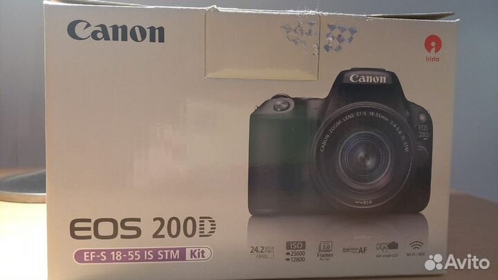 Фотоаппарат Canon EOS 200d