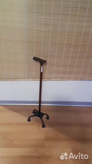 Трость 4х опорная под правую руку Армед