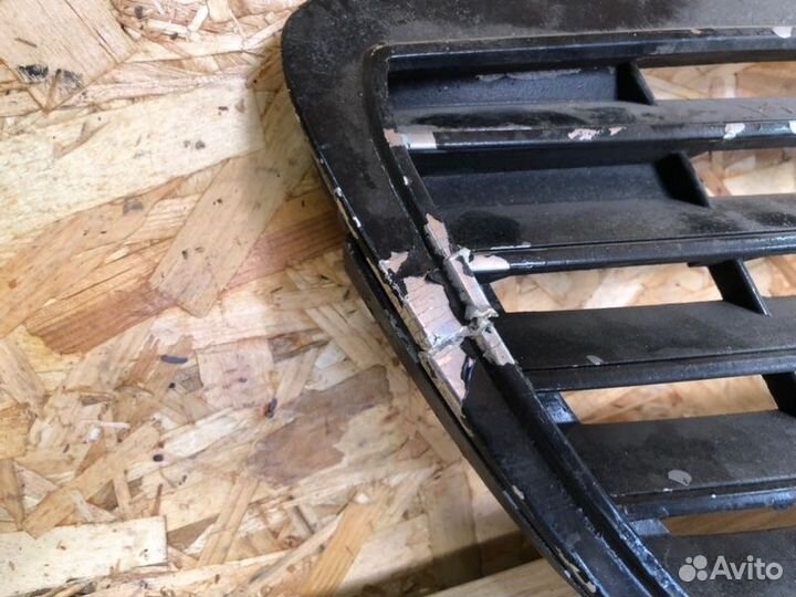 Решетка капота передняя Mercedes-Benz E-Class W211