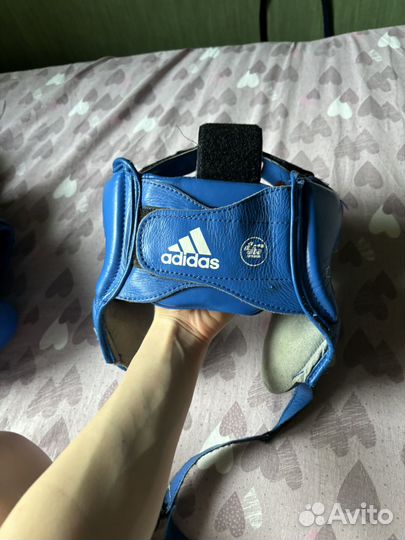 Боксерский шлем adidas aiba