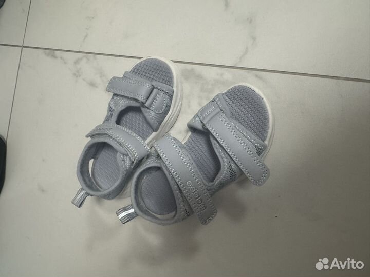 Детские сандалии