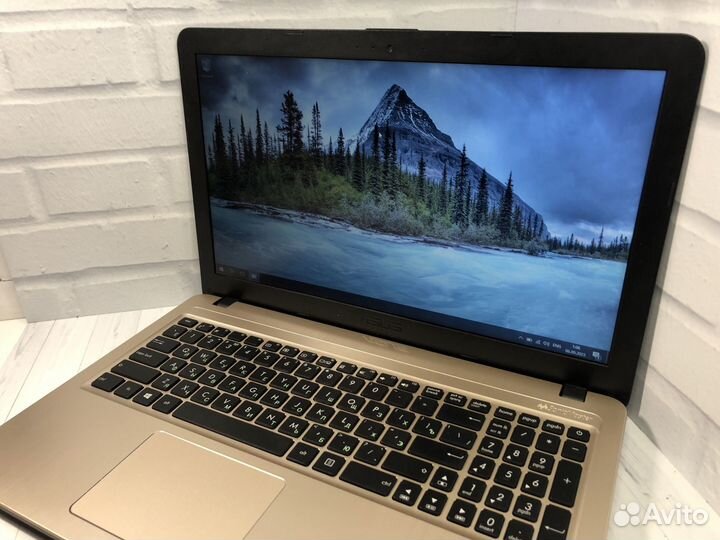 Быстрый ноутбук Asus SSD 2 ядра