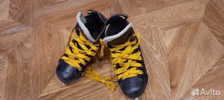 Хоккейные коньки bauer