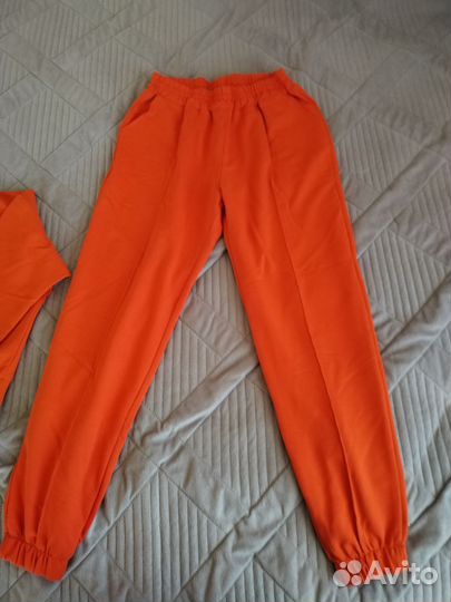 Спортивный костюм женский