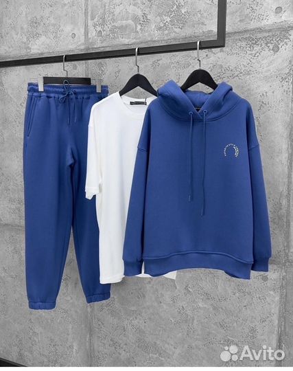 Спортивный костюм