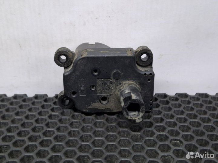 A7584004 Моторчик заслонки отопителя