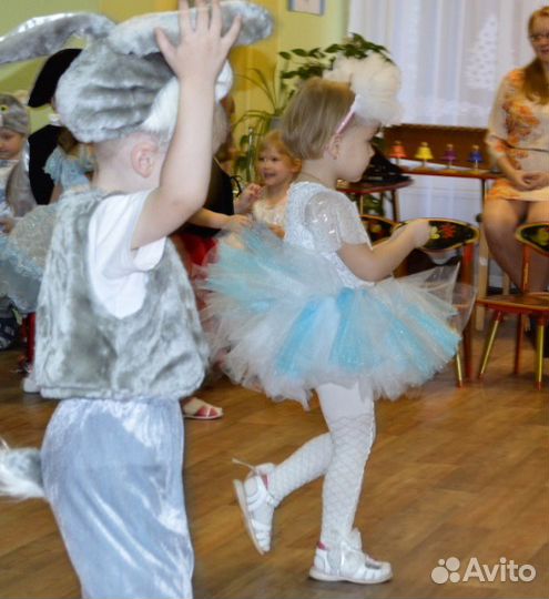 Новогодний костюм снежинка на девочку 3-4 года