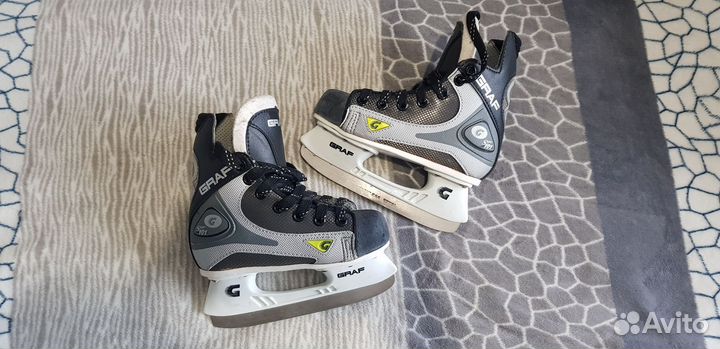 Коньки детские и шлем