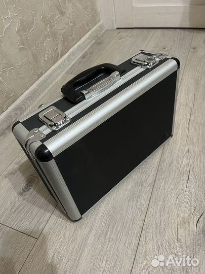 Студийный микрофон behringer B1