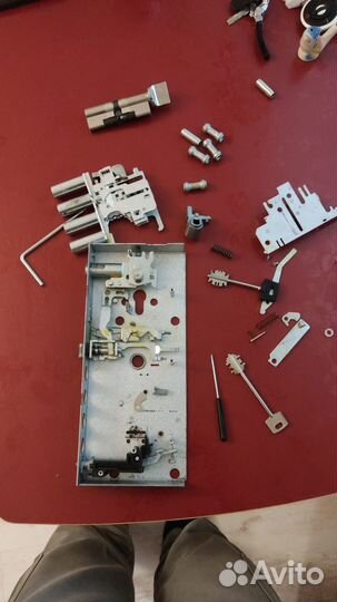 Вскрытие, ремонт и замена замков