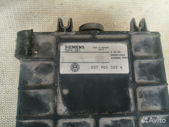 Блок управления двс 037906025K