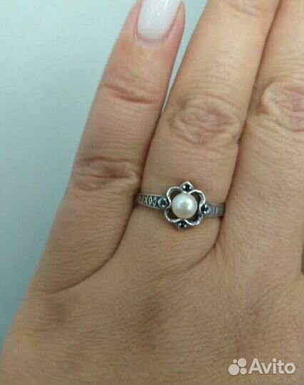Серебреное кольцо р.17.5