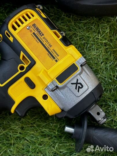 Набор аккумуляторных инструментов 4 в 1 DeWalt