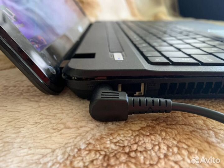 Ноутбук Acer Aspire E1-521
