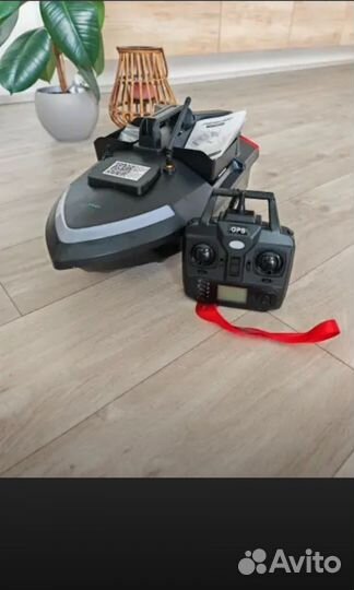 Закормочный кораблик с gps новый