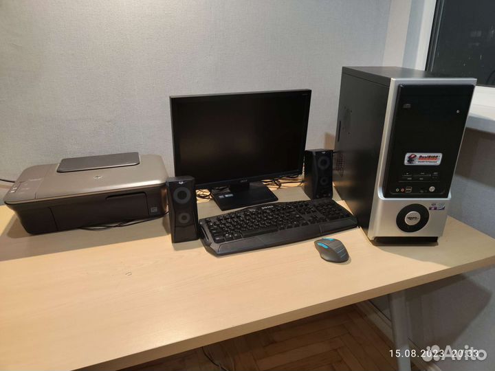Стационарный компьютер с колонками,принтером