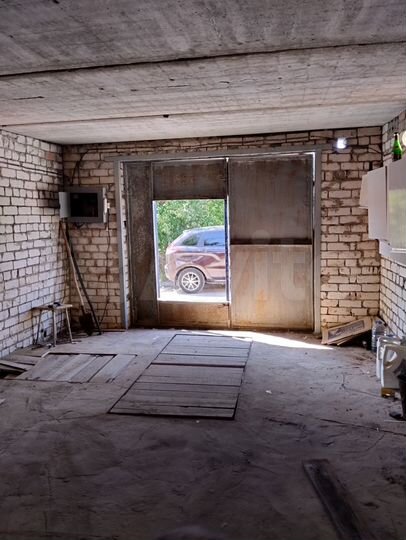 Гараж, > 30 м²