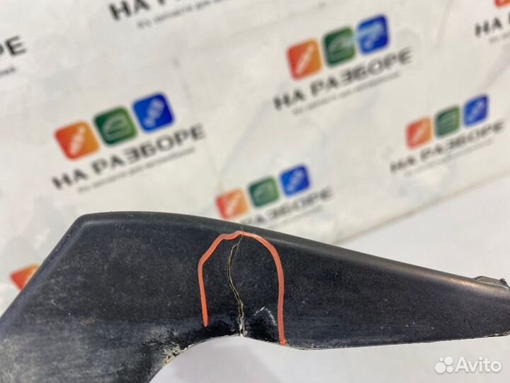 Крепление порога правое Renault Duster