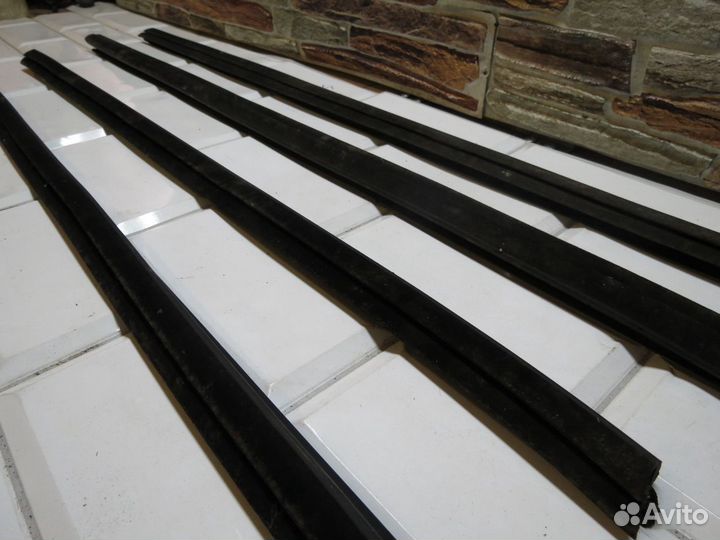 Молдинг стекла двери Hyundai Solaris 2010-2014