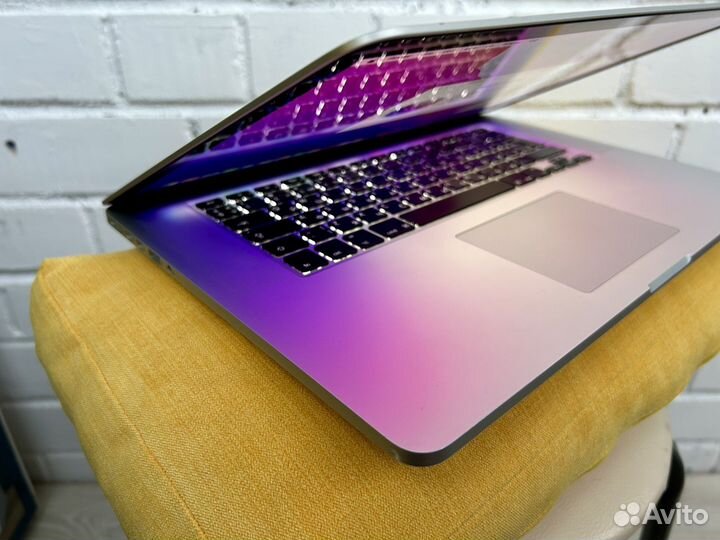 Apple MacBook Pro 15 i7 16gb(2017)