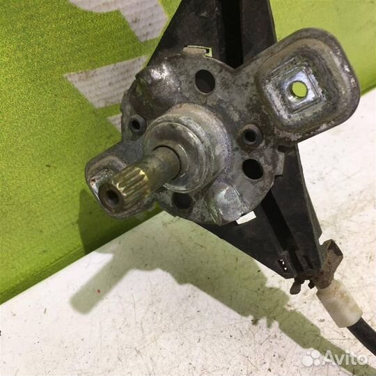 Стеклоподъемник механ. передний правый Фольксваг