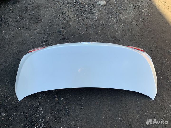 Крышка багажника Toyota Camry 40