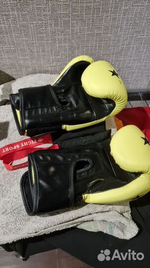 Боксерские перчатки 10 oz новые