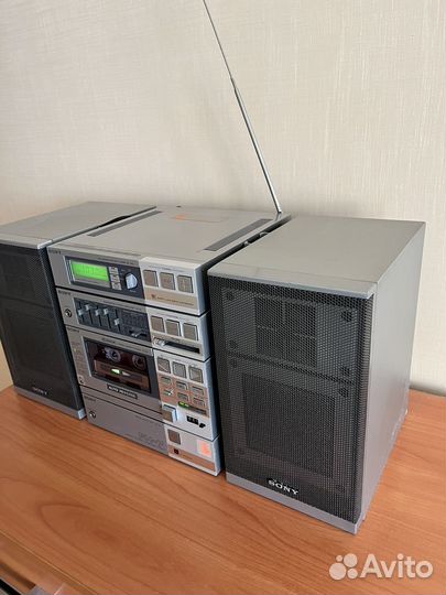 Музыкальный центр, магнитола
