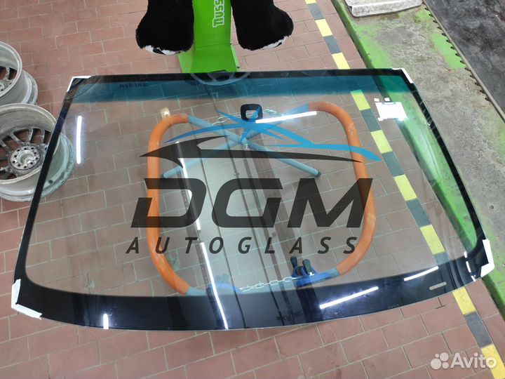 Лобовое стекло Volkswagen Golf 3