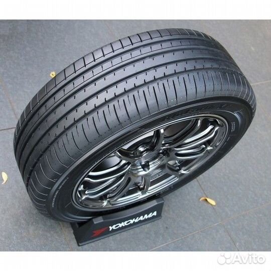Yokohama BluEarth-XT AE61A 225/55 R17