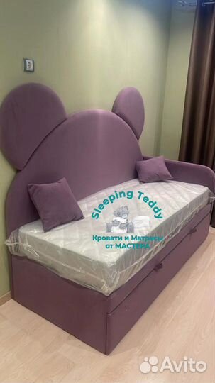 Детская кровать с мягкой спинкой