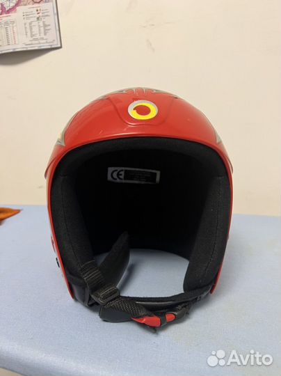 Горнолыжный шлем